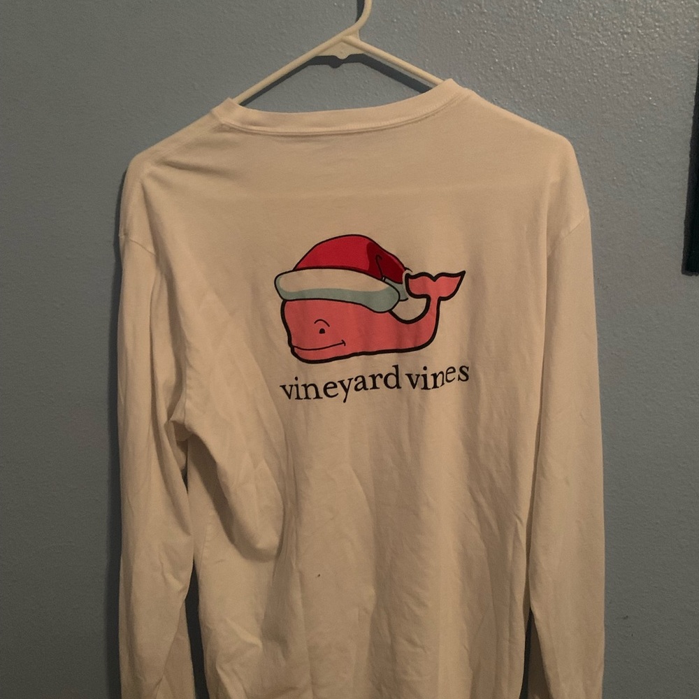 Vineyard vines long sleeve. Christmas themed.